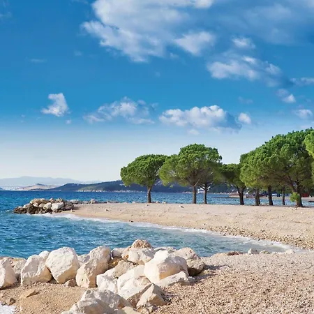 Hébergement de vacances 2 Bedroom Cozy In *