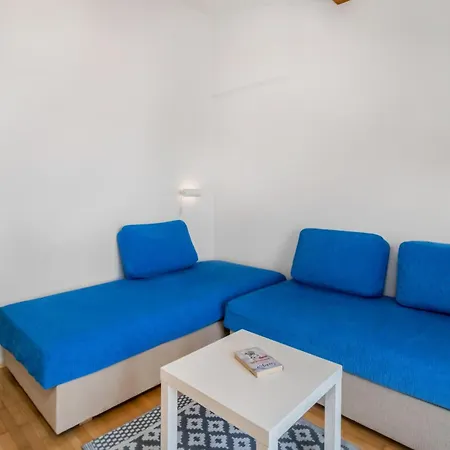 2 Bedroom Cozy In Hébergement de vacances Jadranovo