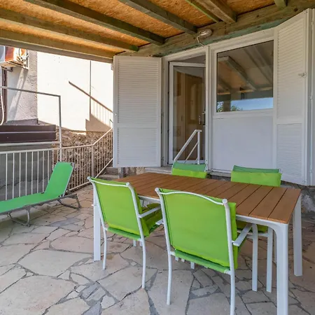 2 Bedroom Cozy In Hébergement de vacances