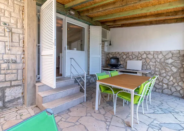 Holiday home 2 Bedroom Cozy Home In Jadranovo