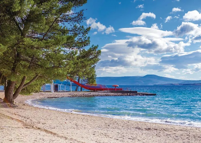 2 Bedroom Cozy In Jadranovo