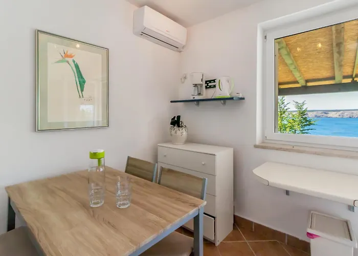 2 Bedroom Cozy In * Jadranovo